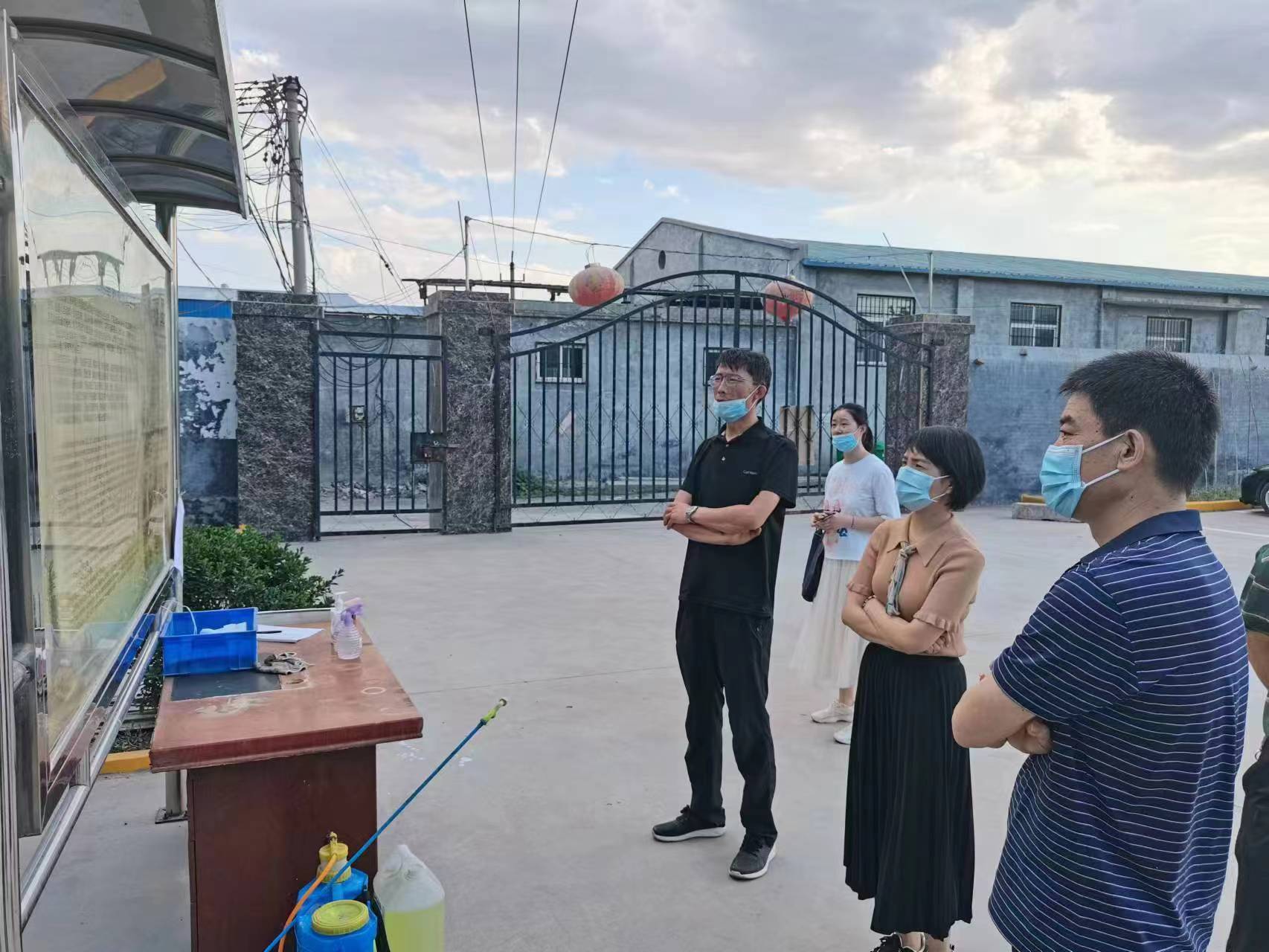 牧野區(qū)副區(qū)長秦丹丹，科工信局張局長蒞臨新航參觀指導(dǎo)工作。